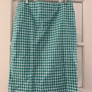 Houndstooth Patterned Skirt in Teal and White